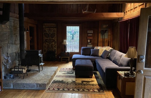 Sugar Grove House | Old Timey Charm with Modern Amenities