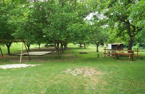 Meyronne House | old tobacco dryer converted into a cottage; near the Dordogne river.