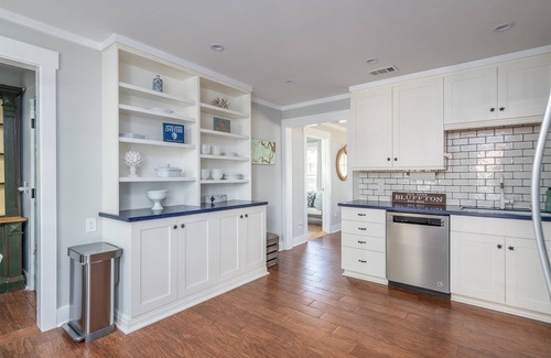 Olde Town House | Old Town Bluffton Cottage + Free Golf Cart - Fenced Yard - Downtown - Sleeps 8