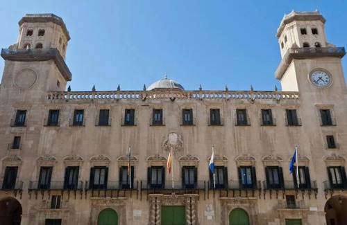 Alicante City Centre Apartment | Old Town Flat Large Flat