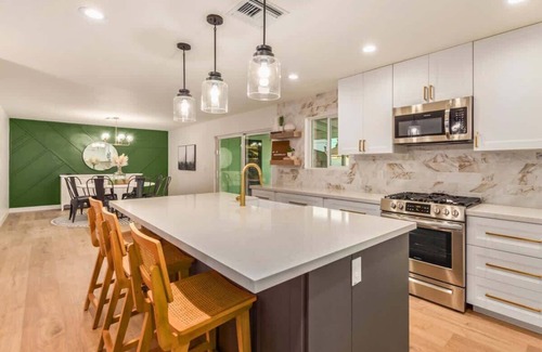 New Papago Parkway House | Old Town Getaway Heated Pool, Spa, Gym, Game Room!