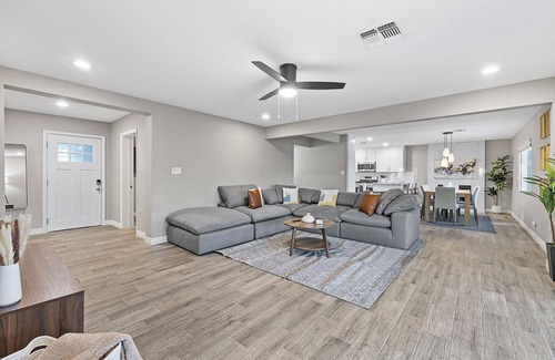 South Scottsdale Villa | Old Town Heated Pool & Spa Oasis Cabana Fire Pit