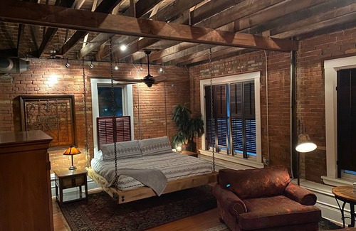 Old Town Apartment | Old Town Loft w Hanging Master Bed