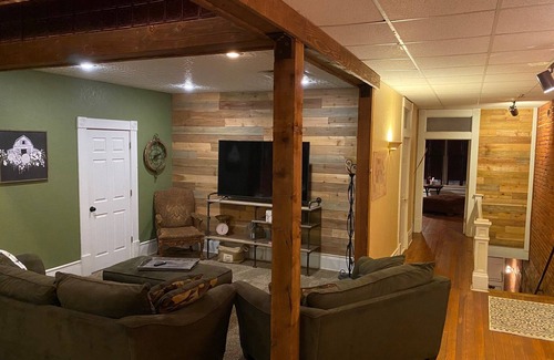 Old Town Apartment | Old Town Loft w Hanging Master Bed