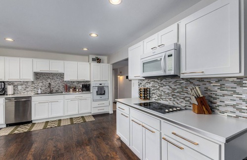 Cox Heights House | Old Town | Luxury | New Heated Pool | Oasis | Golf