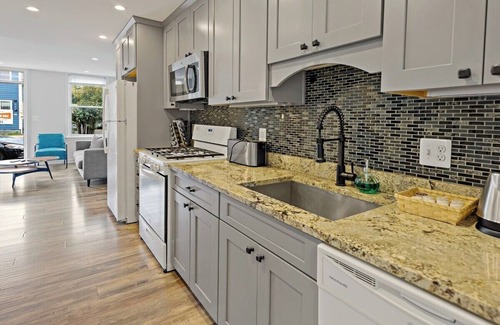 Old Town Alexandria House | Old Town | Luxury | Walk to Metro | 2 Bedroom