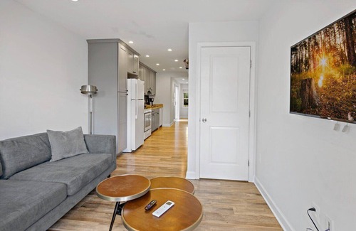 Old Town Alexandria House | Old Town | Luxury | Walk to Metro | 2 Bedroom