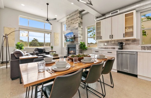 Old Town North House | Old Town Modern New Build: Rftp Spa W/Mtn Views!