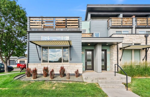 Old Town North House | Old Town Modern New Build: Rftp Spa W/Mtn Views!