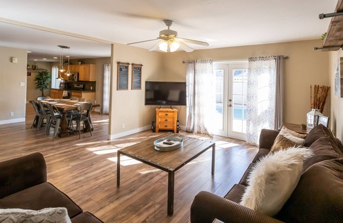 Scottsdale Estates Ten House | Old Town Scottsdale! - 13beds! + Pool + Fire Pit + BBQ+ Shopping