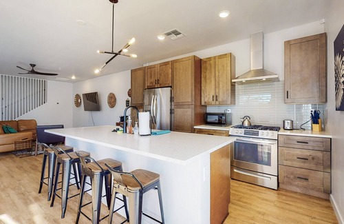 Downtown Albuquerque House | Old Town Townhomes with Rooftop Deck and Mountain Views!