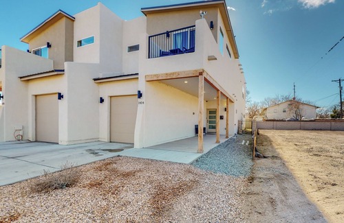 Downtown Albuquerque House | Old Town Townhomes with Rooftop Deck and Mountain Views!