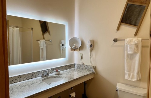 Stanardsville House | Old Wash House - Rm. 104