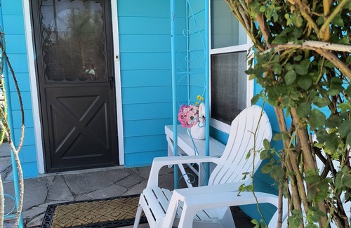 Seligman House | OLD WEST HIDEOUT - Large 2 Bedroom, One Block from Historic Route 66!