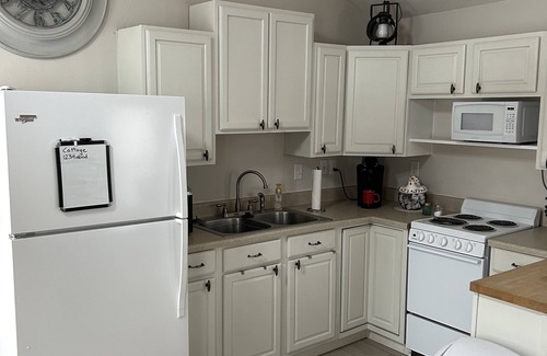 Jenkins Cottage | Old Wire Cottage - No cleaning fee - high speed internet