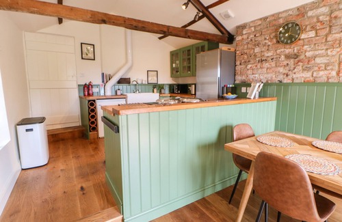 Redmire Cottage | OLD WOOL SHOP, pet friendly, character holiday cottage in Redmire