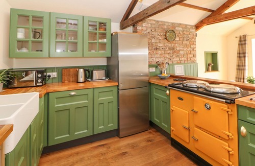 Redmire Cottage | OLD WOOL SHOP, pet friendly, character holiday cottage in Redmire