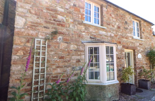 Redmire Cottage | OLD WOOL SHOP, pet friendly, character holiday cottage in Redmire