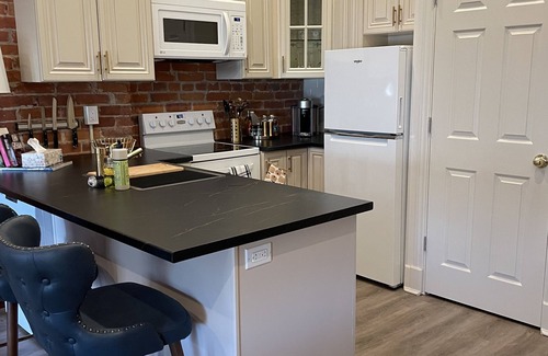 Belleville Apartment | Old World Charm: Burrows Suite #3 - Belleville, ON