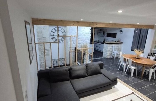 Rochefort House | Old-world charm, modern & industrial style