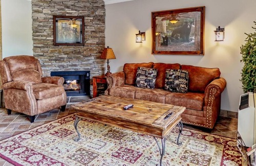 Gatlinburg Apartment | OLDE GATLINBURG PLACE UNIT 510 - GREAT LOCATION! CLOSE TO TOWN! condo