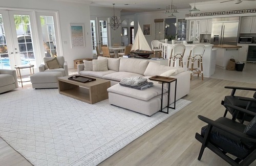 Old Naples House | Olde Naples Luxury Home 10 Houses from the Beach
