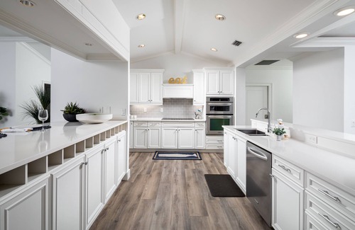 Ridge Lakes House | Olde Naples perfect location and tastefully updated