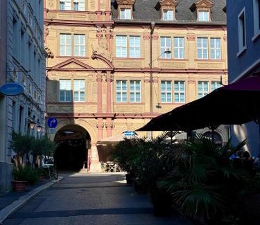 Wurzburg City Centre Apartment | OldTown Gallery Apartment
