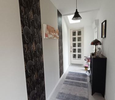 Saint-Medard-en-Jalles House | OliDo