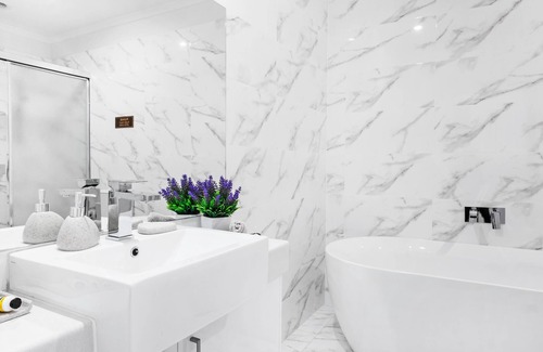 Olinda Apartment | Olinda Deluxe Apartment B1 - This beautiful and comfortably furnished apartment is centrally located in the village of Olinda.