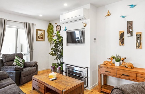 Olinda Apartment | Olinda Two Bedroom Apartment B2 - This beautiful and comfortably furnished apartment is centrally located in the village of Olinda.