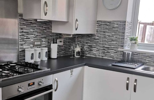 Walsall House | Olive and Carol's beautiful 3-Bed House in Walsall