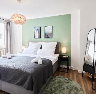 Mitte Apartment | OLIVE Apartments - 3x Kingsize Bedrooms - Free Parking