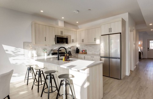 Killarney House | "Olive" Brand New 3-BR Townhome