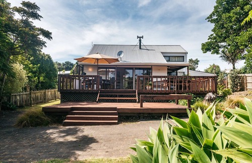 Onetangi Cottage | Olive Lane - Waiheke Island