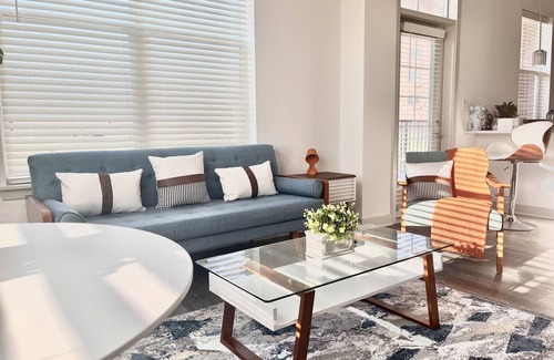 Whitestown Apartment | Oliver Capital | 2BD Dream Suite