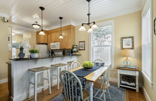 Nelscott House | Olivia Beach! Hot tub! Community Pool! 5 Minute Walk To Beach!