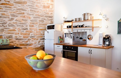Tourouzelle Villa | Olivier - Luxury accommodation with heated pool & A/C in former vigneron estate