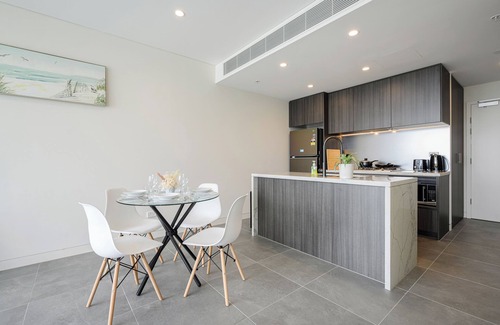 Lidcombe Apartment | Olympic Park Bright 1BR Free Pool & Gym Great View