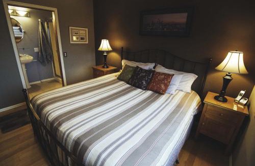 Three Tree Point House | Olympic View Cottage