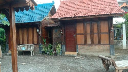 Depok House | Omah Jowo homestay