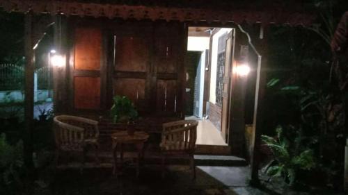 Depok House | Omah Jowo homestay