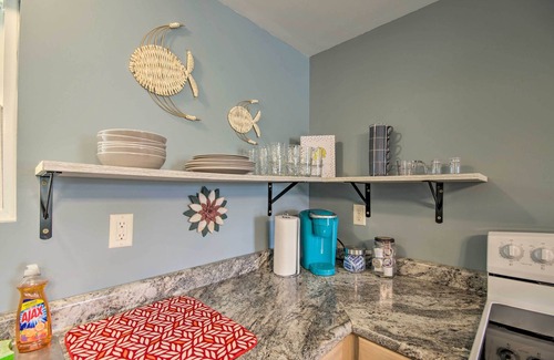 Omaha Apartment | Omaha Apartment 3 Mi to Cricket Creek Marina!