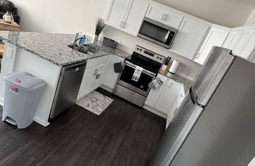 Midtown Apartment | Omahas Coastal Escape