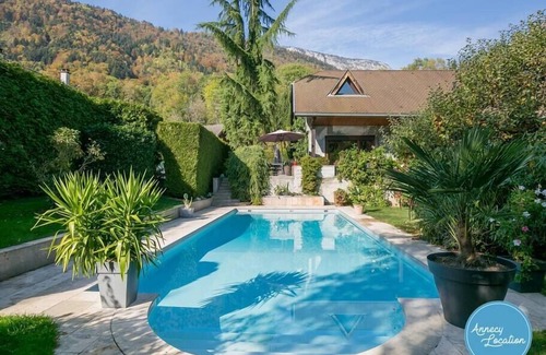 Lathuile Villa | Ombrière: beautiful villa with a swimming-pool