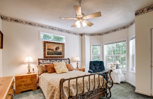 Hayesville House | OMG! A few last minute summer openings!!! Cool creek & delights for kids!