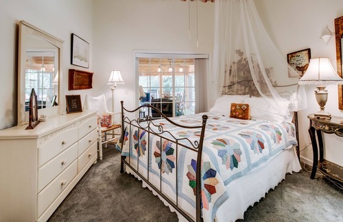 Hayesville House | OMG! A few last minute summer openings!!! Cool creek & delights for kids!