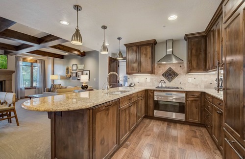 Park City Condo | OMG- Luxury 1 BDR Suite Pool Hyatt Canyons