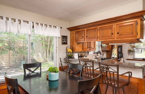 Houston House | OMG! Private Pool! * 4/4 beautiful Entire House * Houston Attractions
