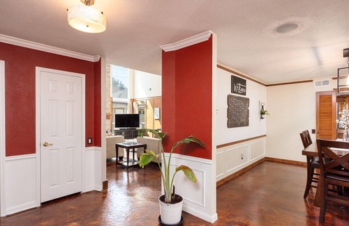 Houston House | OMG! Private Pool! * 4/4 beautiful Entire House * Houston Attractions